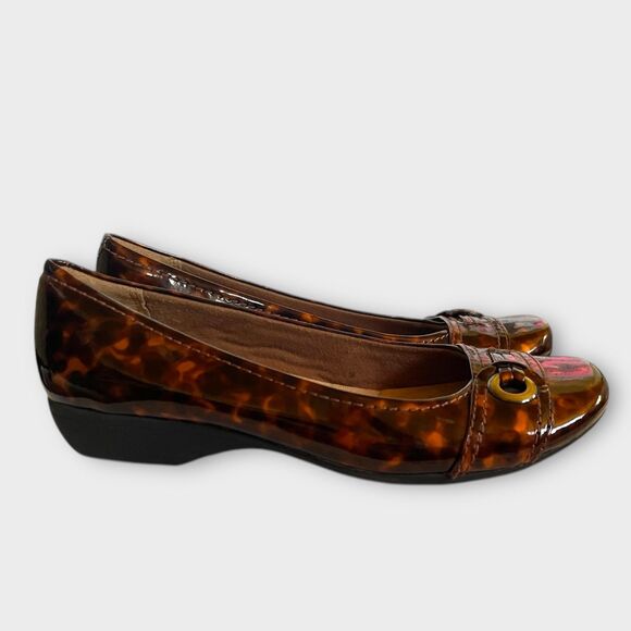 Clarks Brown Tortoiseshell Patent Leather Flats Sz 5.5 Office-Ready Comfortable - Picture 4 of 4